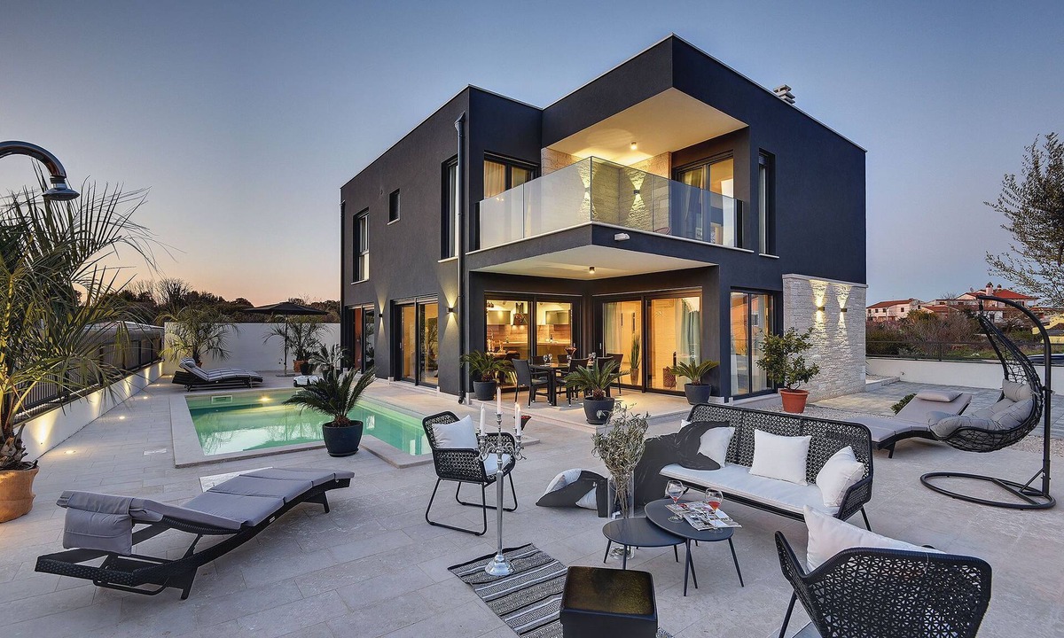Rovinj Villa | Holiday Home in Rovinj with Pool and Sauna