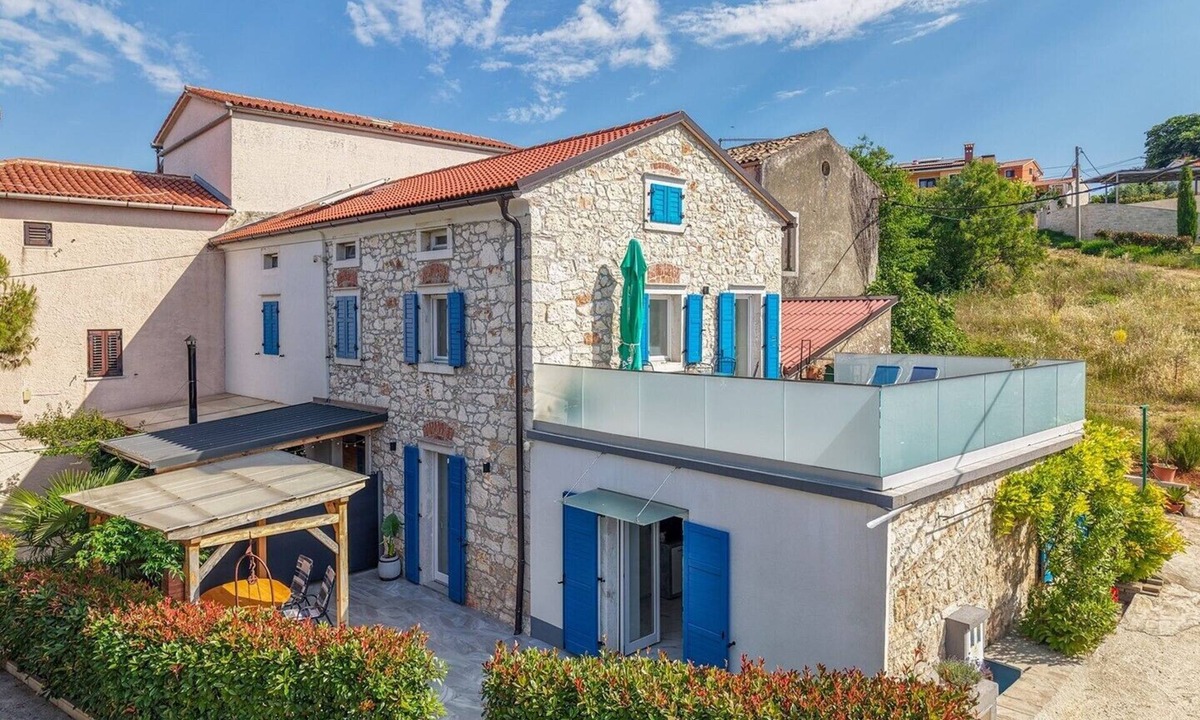 Mugeba House | Holiday home Stana with Terrace