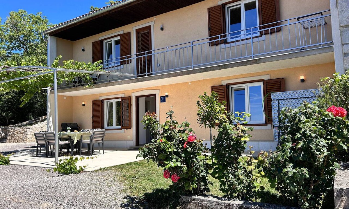 Vinodolska opcina House | Holiday Home 'Vacation House Martin' with Sea View, Wi-Fi and Air Conditioning