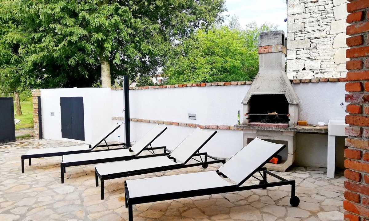 Petehi House | Holiday home Veljko, (16332), Barban, Croatia