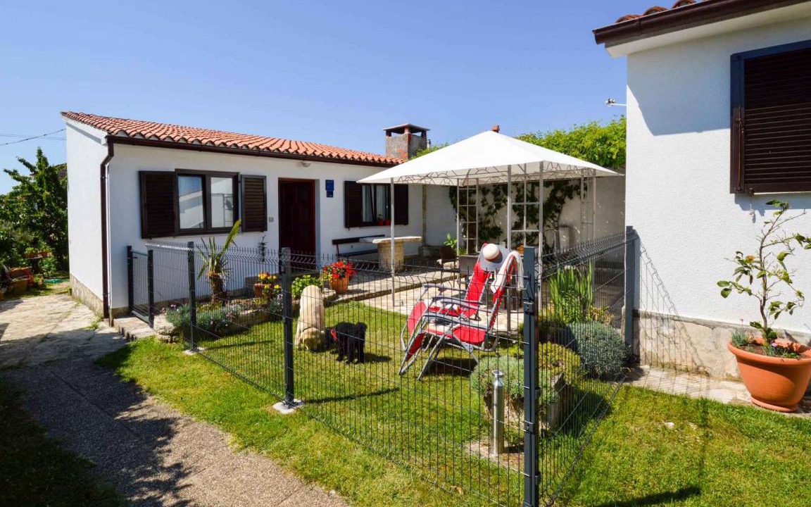 Manjadvorci House | Holiday home with air conditioning