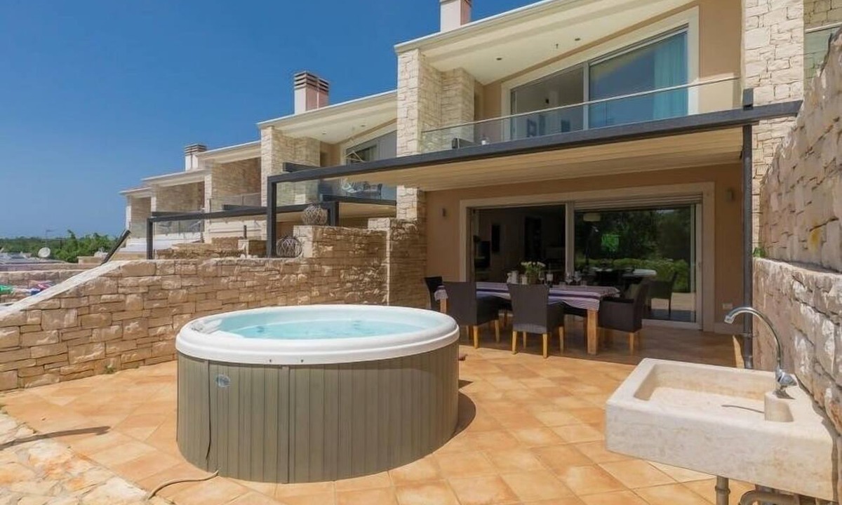 Krizine House | Holiday home with hot tub Sveti Ivan, Umag (K-27206)