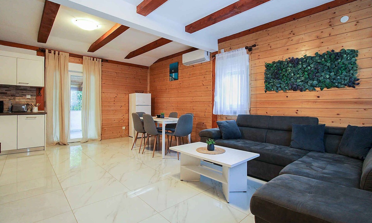 Marcana House | Holiday home with pool for 6 people