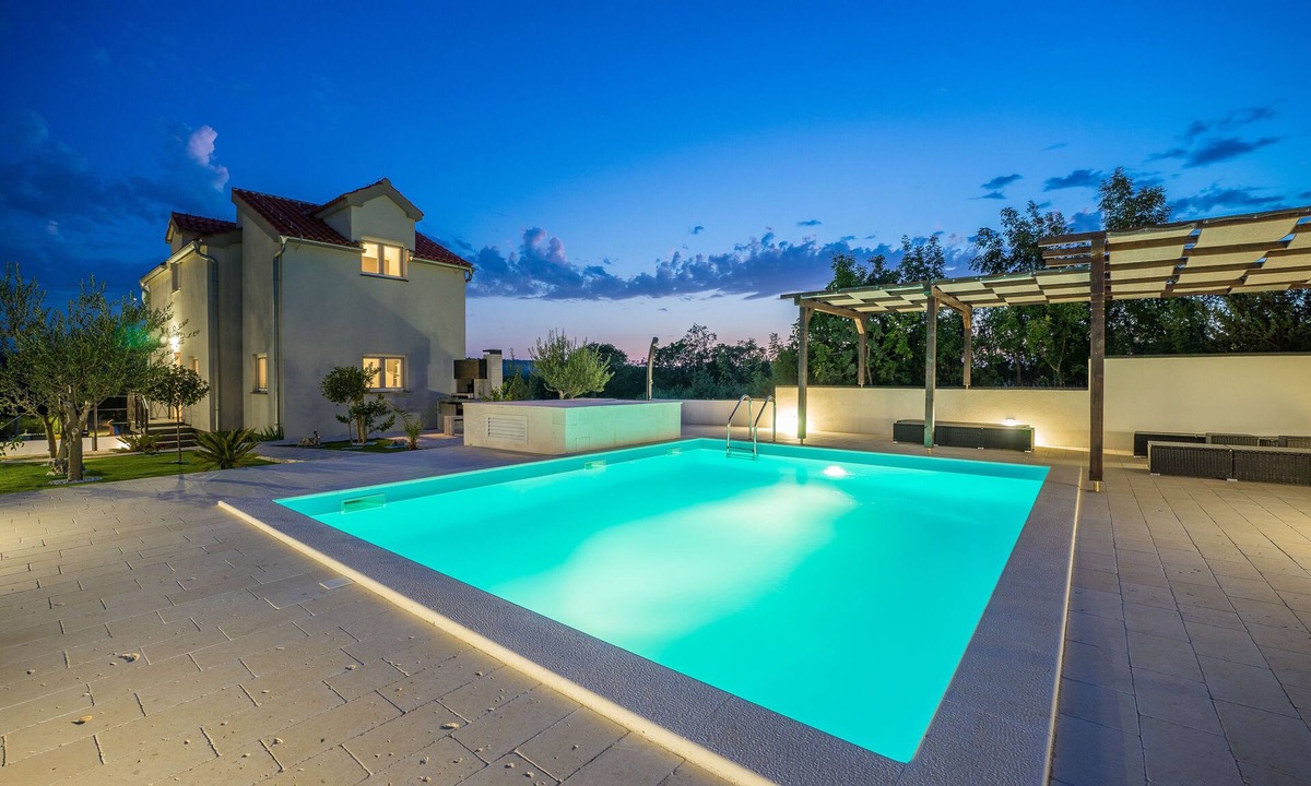 Krusevo Villa | Holiday home with swimming pool