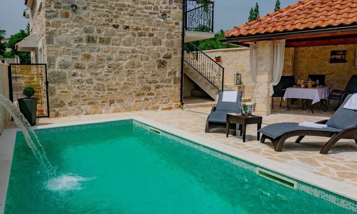 Drnis House | Holiday house Drnis for 1 - 5 persons with 2 bedrooms - Holiday house