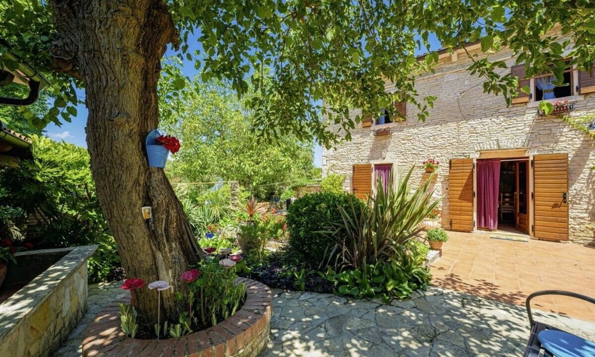 Glavani House | Holiday house Luca * private garden, covered terrace, BBQ, free WiFi