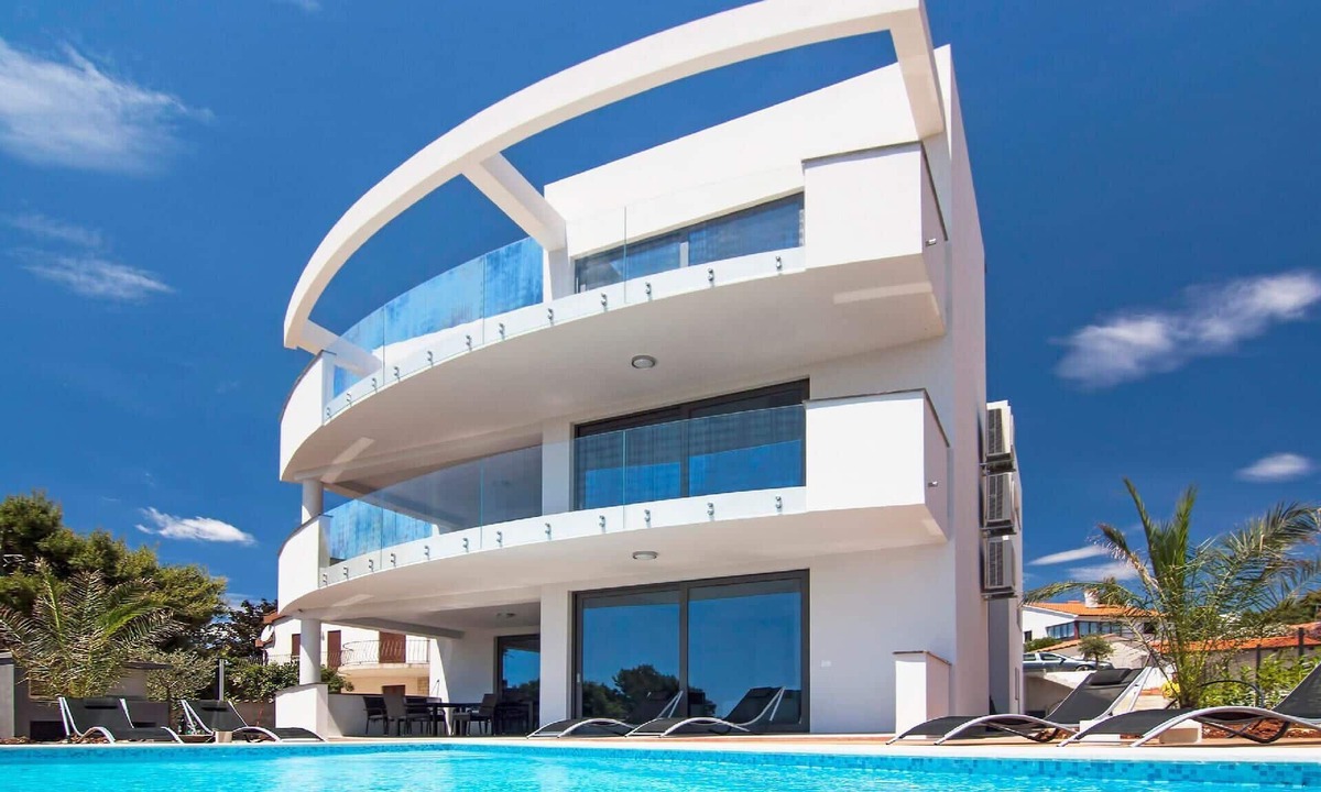 Premantura House | Holiday house Premantura for 1 - 12 persons with 6 bedrooms - Row house