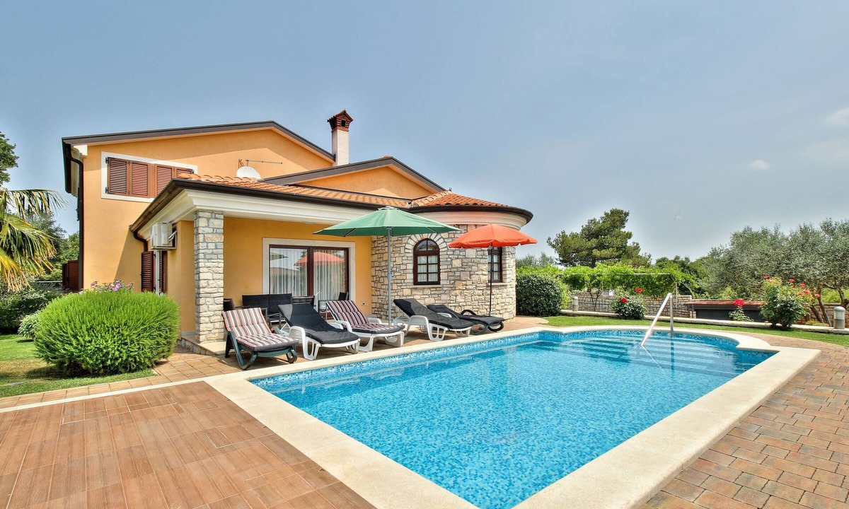Kastel House | Holiday house with private pool for 6 persons with barbecue