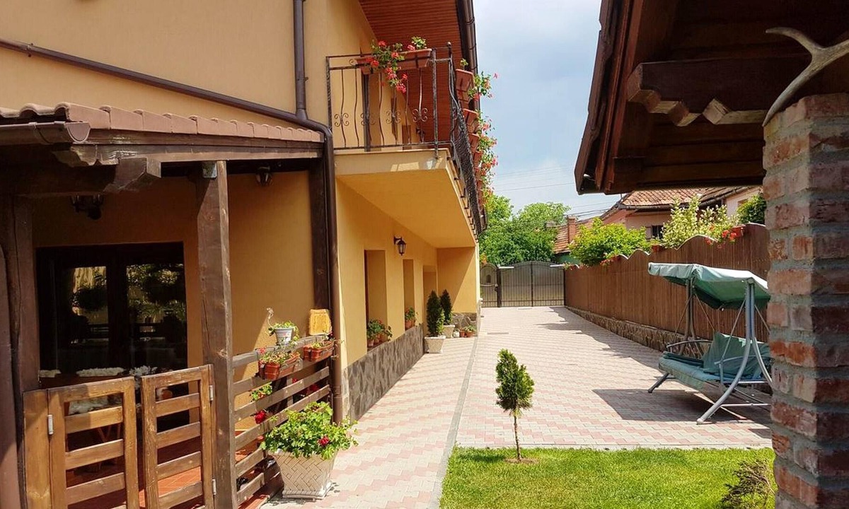 Sacele House | Homerez - Nice house for 8 ppl. with terrace at Săcele