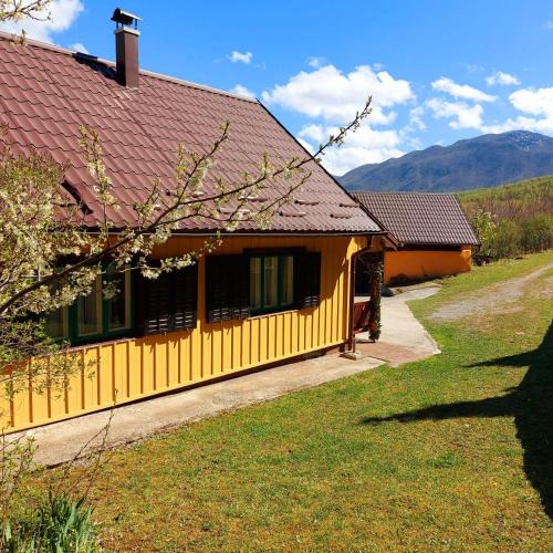 Trnovac House | Honey house Lika