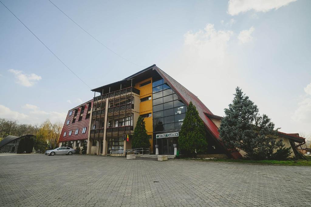 Sisesti Hotel | Hotel Secret Garden