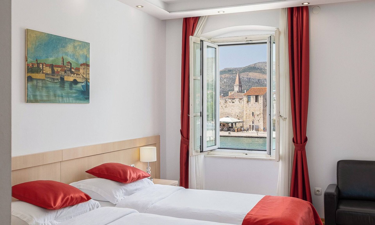 Trogir Hotel | Hotel Sikaa