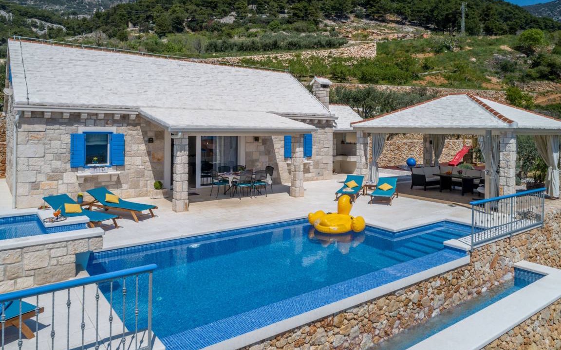Bol House | House ∙ 3 bedrooms ∙ 6 guests
