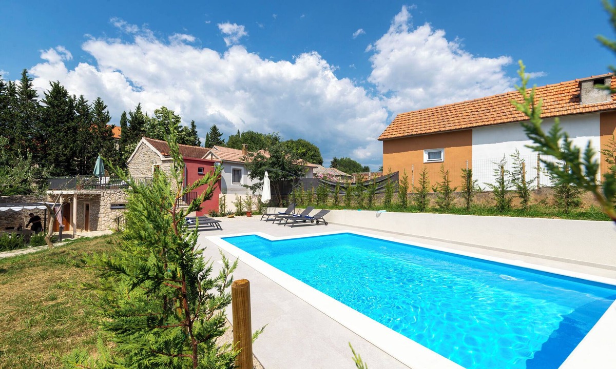 Benkovac House | House Adora (99541-K1) - Benkovac