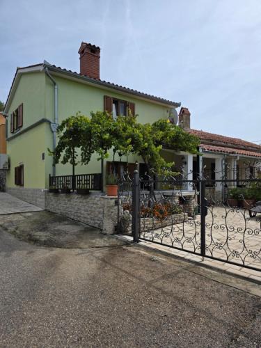 Belavici Apartment | House Belavici