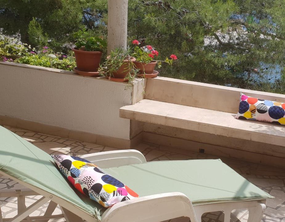 Crkvice Apartment | House by the sea