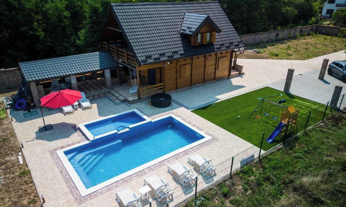 Vukovar House | House Drvena kuća Vučedol by Interhome