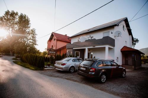 Korenica House | House Karakas
