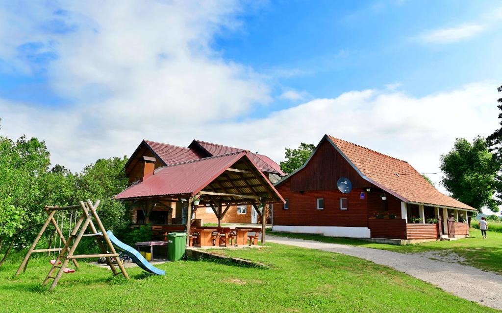 Rakovica Apartment | House Luna
