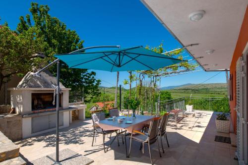 Cavoglave House | House MM