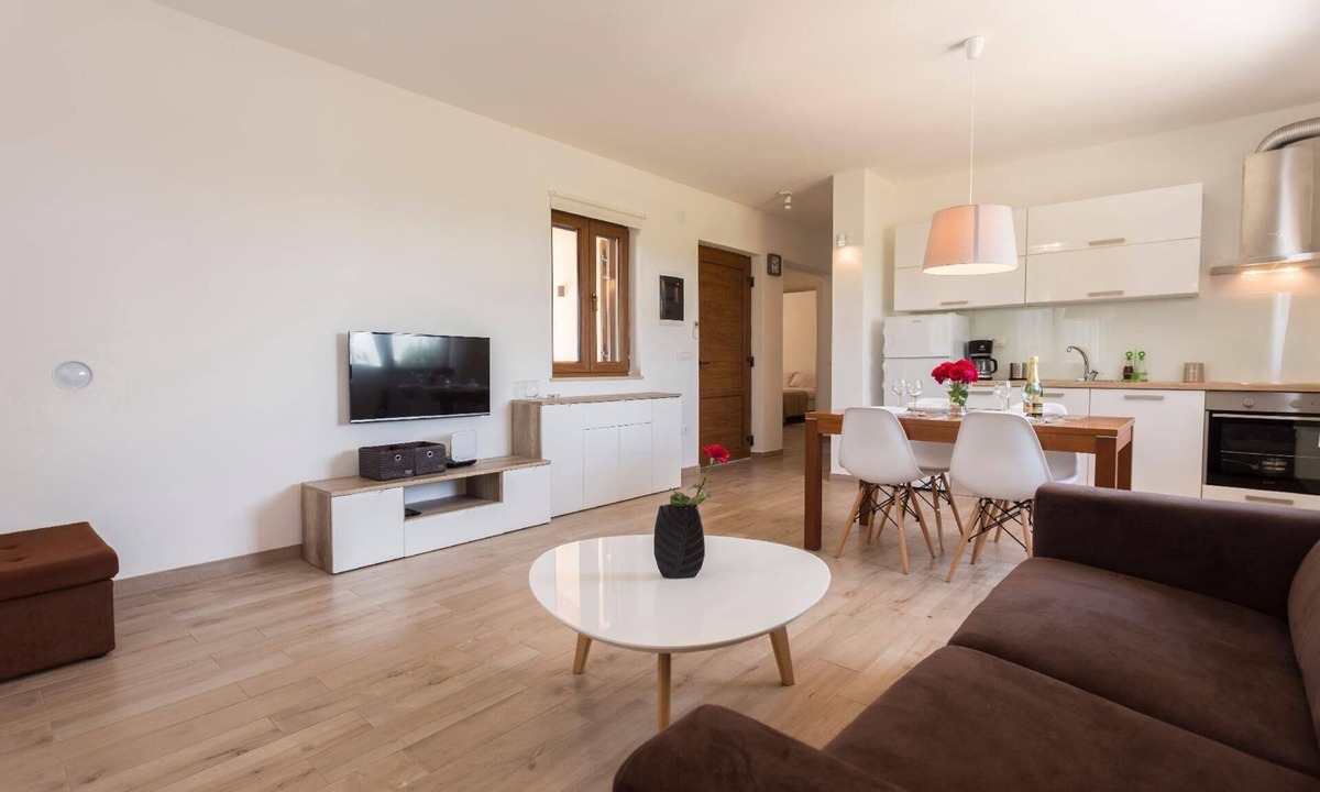 Loborika House | House Nina with a heated swimming pool