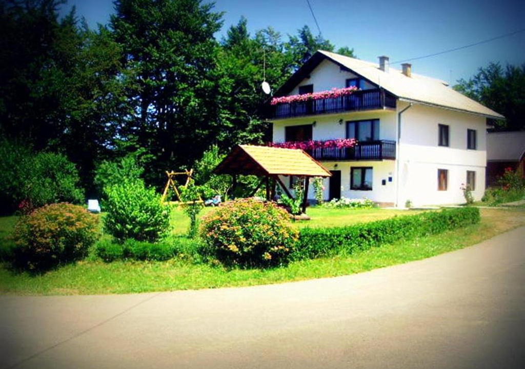Jezerce House | House Tomljanovic