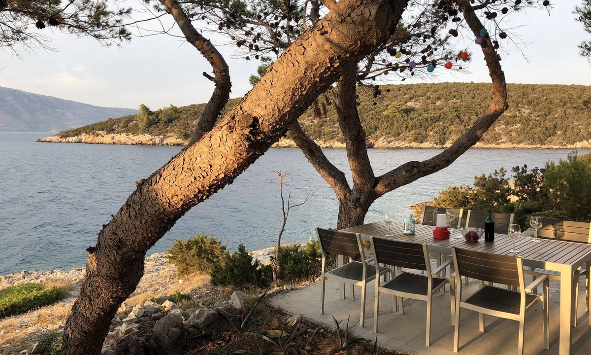 Cove Basina (Jelsa) House | Hvar island- Enjoy your privacy by the sea