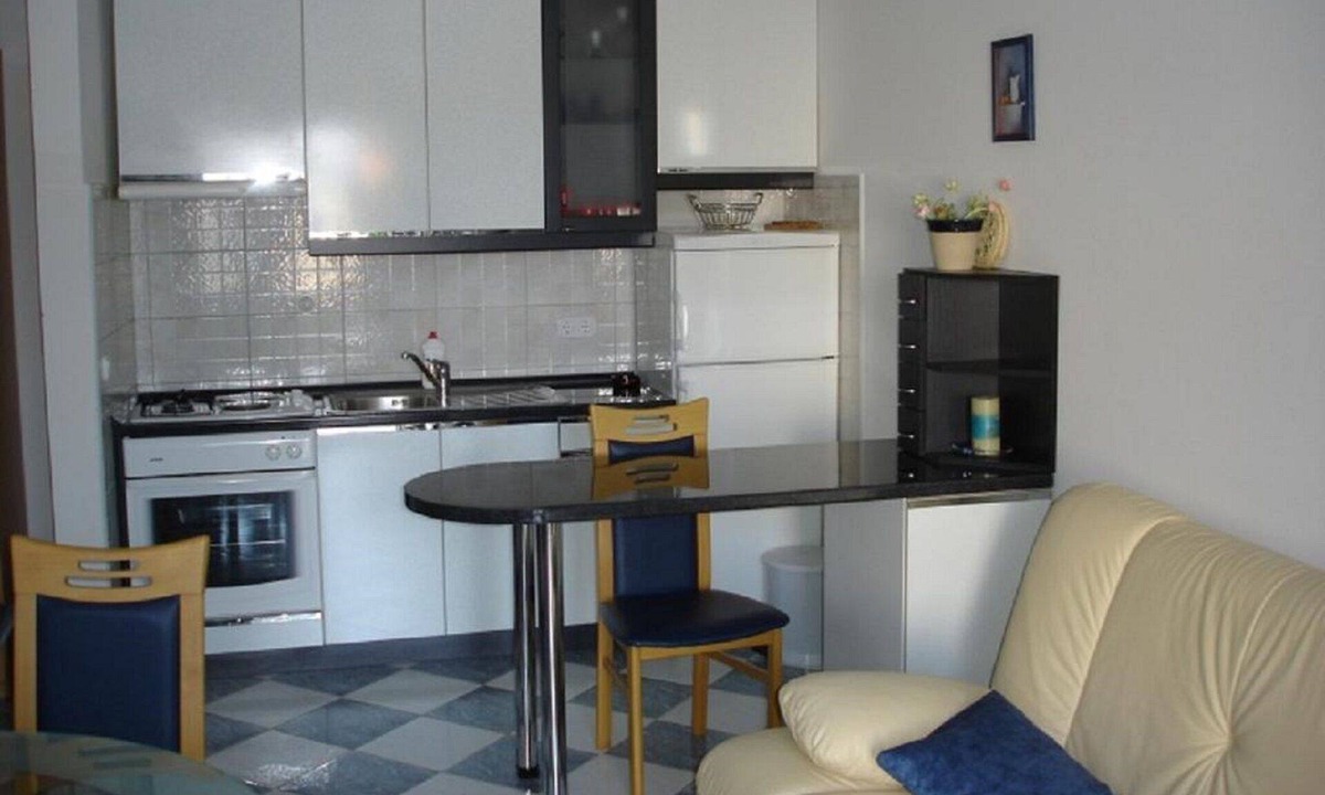 Loviste Apartment | Indira Apartment's A2