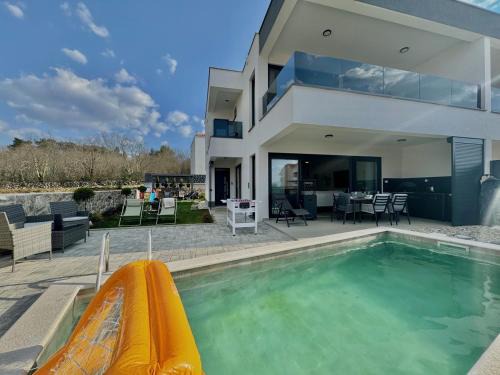 Milcetici Villa | Infinity Haven Residence with Private Pool