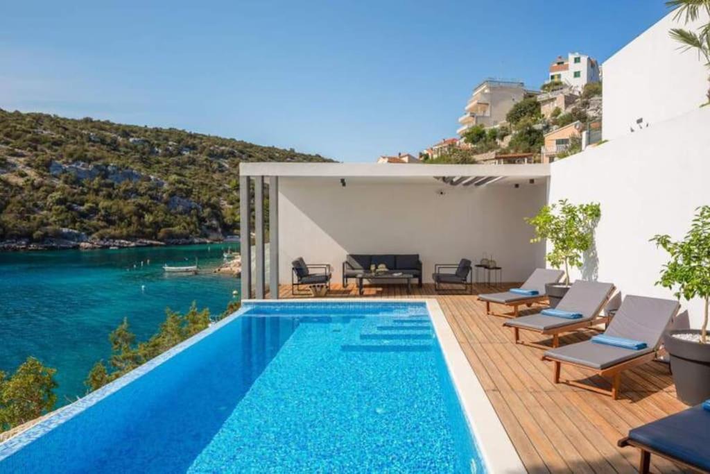 Znjan Apartment | Infinity pool villa, great view