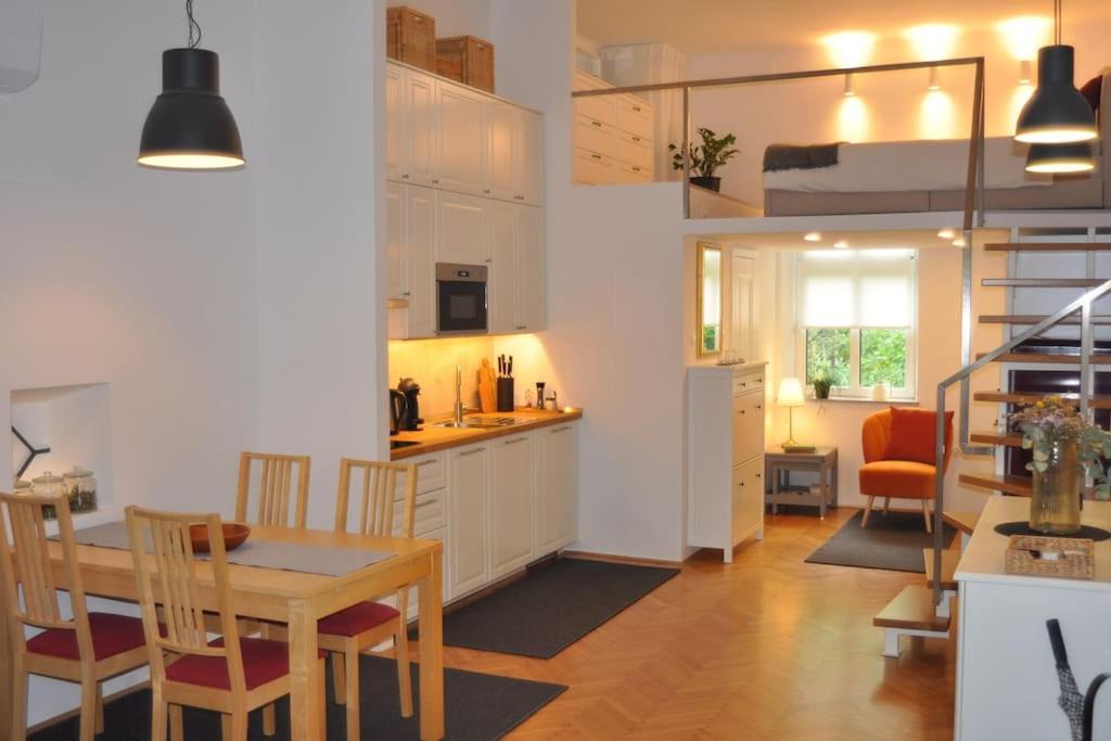 Ljubljana City Centre Apartment | Jane's Place, experience the atmosphere of a historic villa & free parking