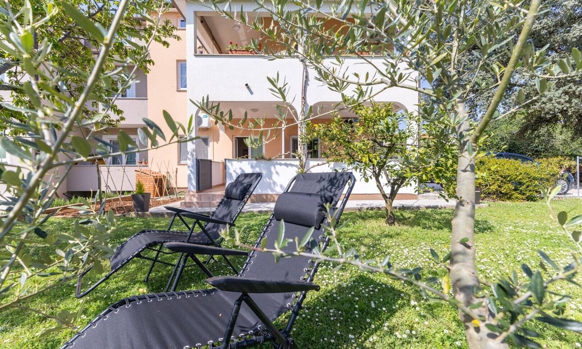 Cervar Apartment | Klaudio/Double Room with Garden View