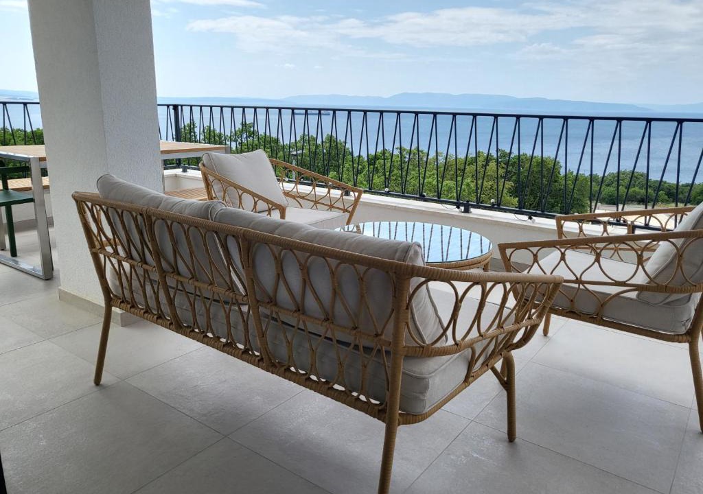 Kostrena Apartment | Kostrena Hills Suite overlooking Kvarner Bay