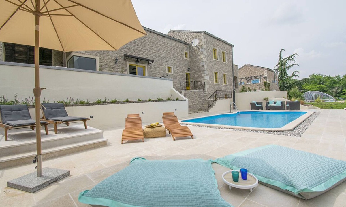 Kircija Villa | La Casa di Kyra, surrounded by greenery in a quiet location with pool and sauna