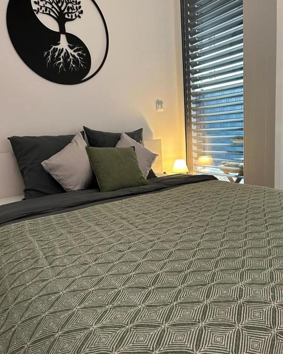 Maribor Apartment | LA Studio