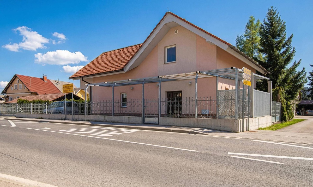 Nova Vas Apartment | Lavrič Attic Apartment 4 at Lake Bloke, Bloke, Slovenia