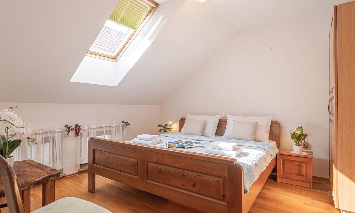 Zerovnica Hotel | Logar Farm Stay near Lake Cerknica - R3, Grahovo, Slovenia