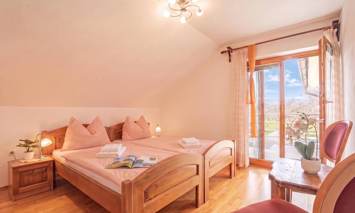 Zerovnica Hotel | Logar Farm Stay near Lake Cerknica - R2, Grahovo, Slovenia