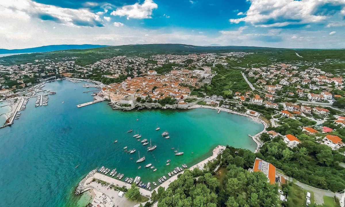 Bogovici Apartment | Look forward to a wonderful vacation in this comfortable vacation apartment.