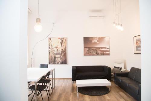 Donji Grad Hostel | Lovecroatia Zagreb-'Paxnest' HOSTEL, No party! Cozy and quiet! Separated Men and women's Dormitory and Shower room! Indoor shoes provided! Lower beds with curtains for privacy! Maximum 4-5 beds per room! Fully prepared bed sheets! Have Laundry shop
