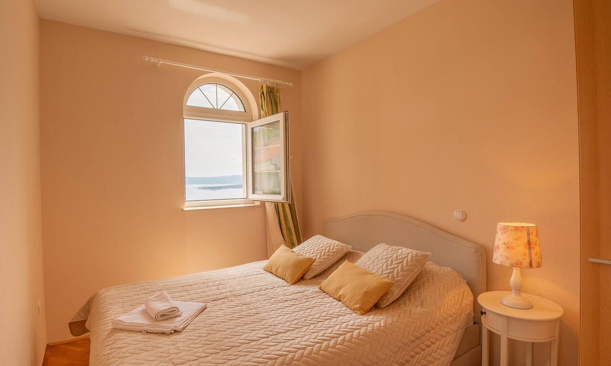 Klanfari Apartment | Lovely apartment in Dramalj with WiFi