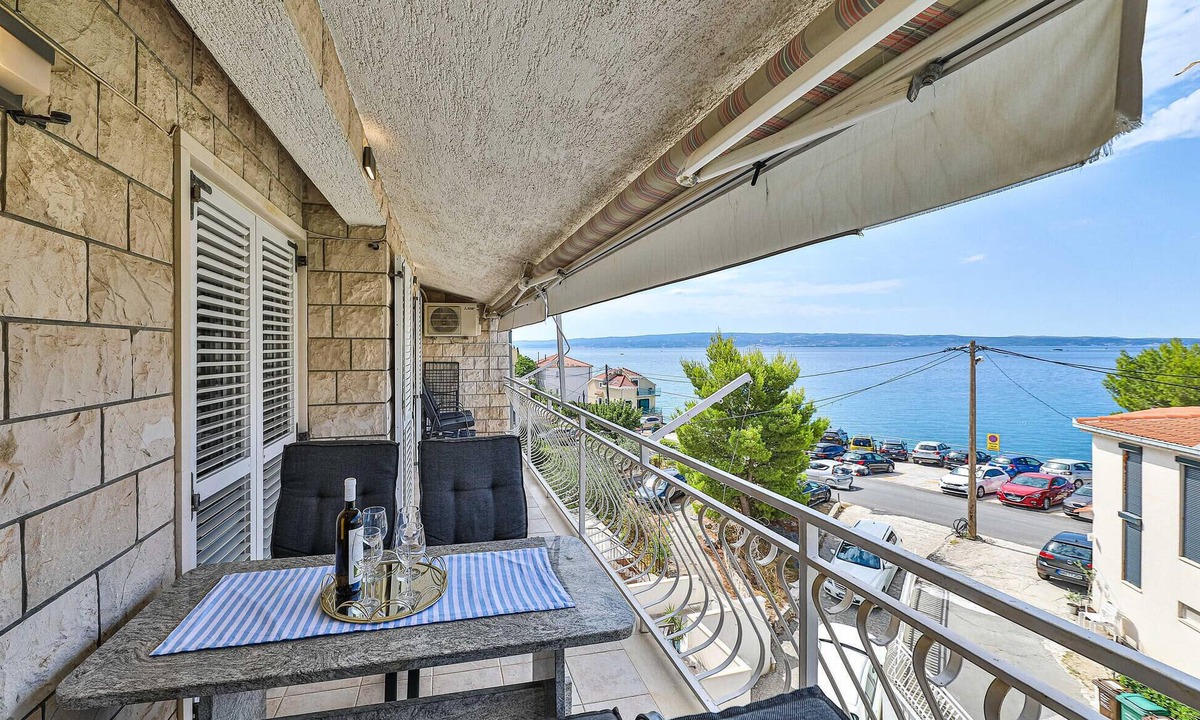 Stobrec Apartment | Lovely apartment in Stobrec with house sea view