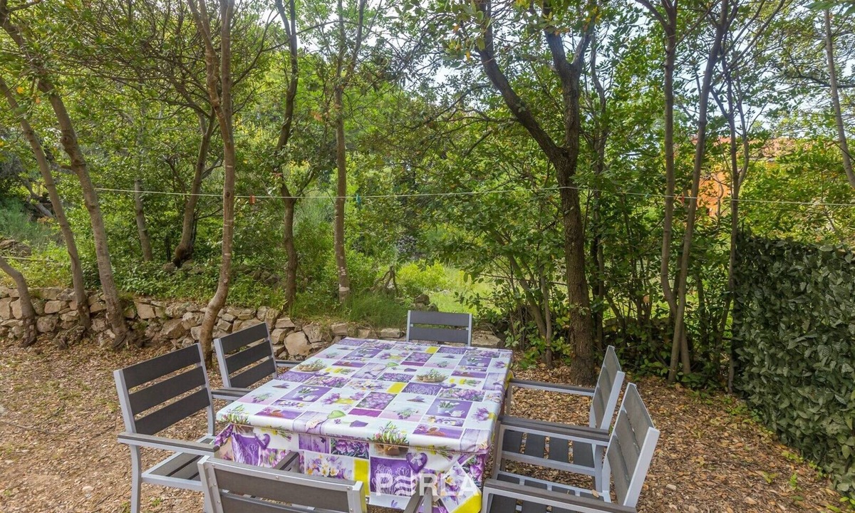Nerezine Apartment | Lovely apartment LEA 300m from the beach