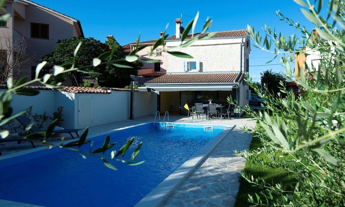 Vizinada Villa | Lovely Casa Lampadina with Private Pool and Garden