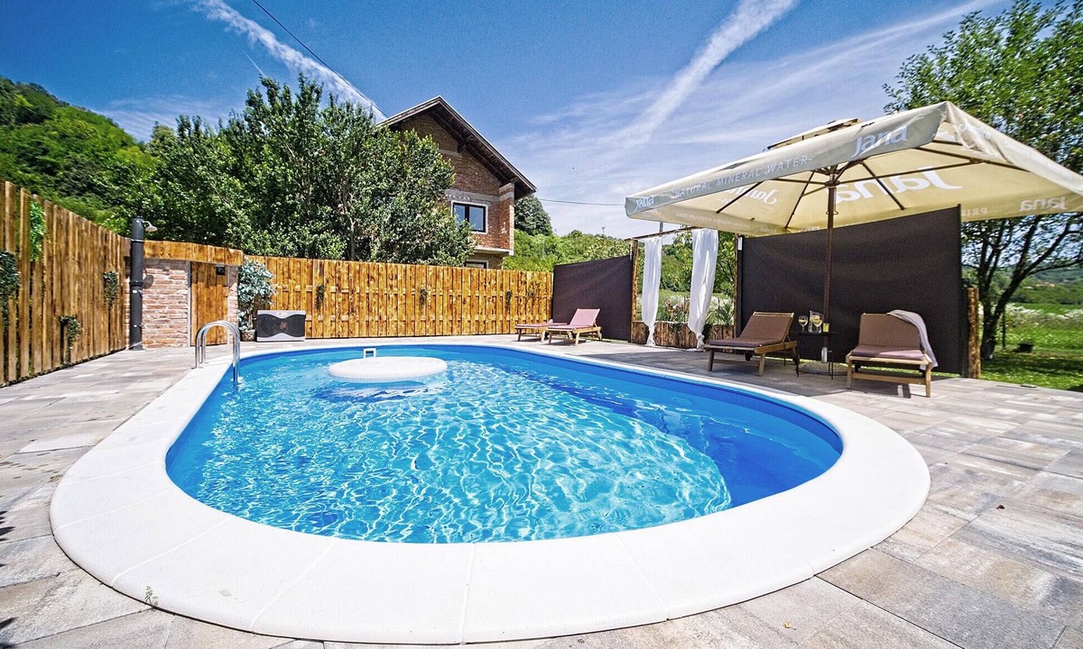 Hrvatska Kostajnica House | Lovely home in Hrvatska Kostajnica