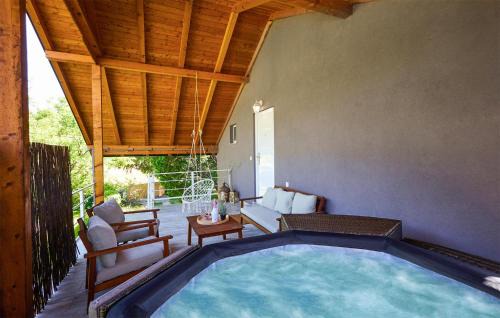 Lekenik House | Lovely Home In Sisinec With Outdoor Swimming Pool