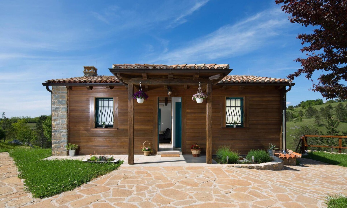 Trviz House | Lovely home in Trviz with swimming pool