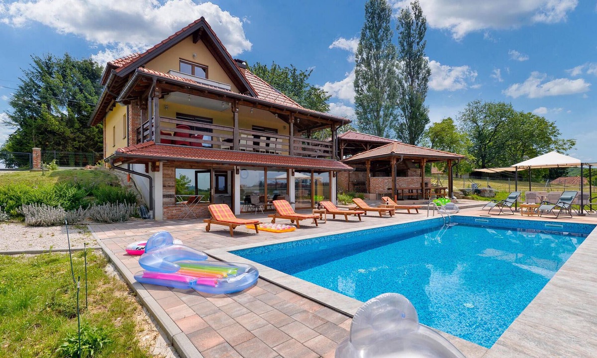 Medimurje House | Lovely home in Zelezna Gora with sauna
