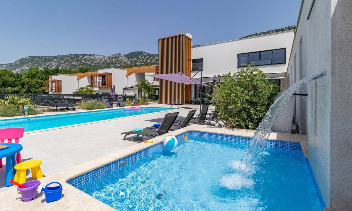 Grizane House | Luxurious home in Grizane with sauna