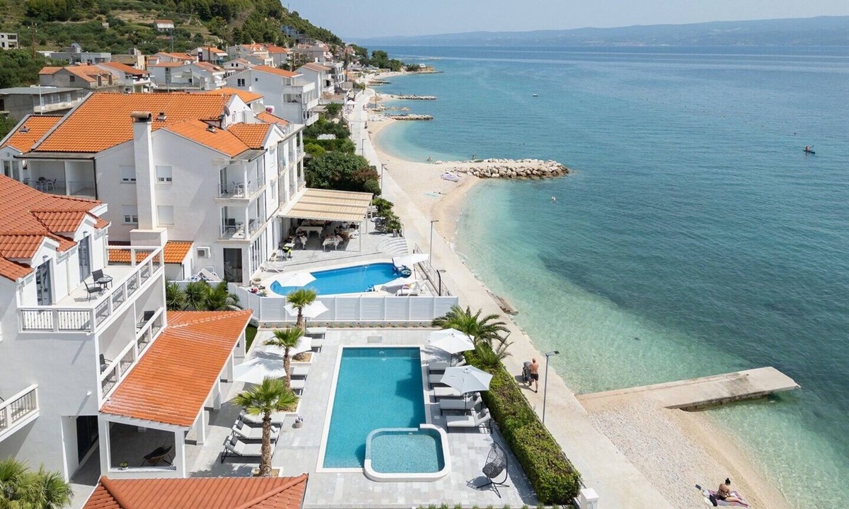 Podstrana Villa | Luxury 7-bedroom beachfront villa with private pool near Split